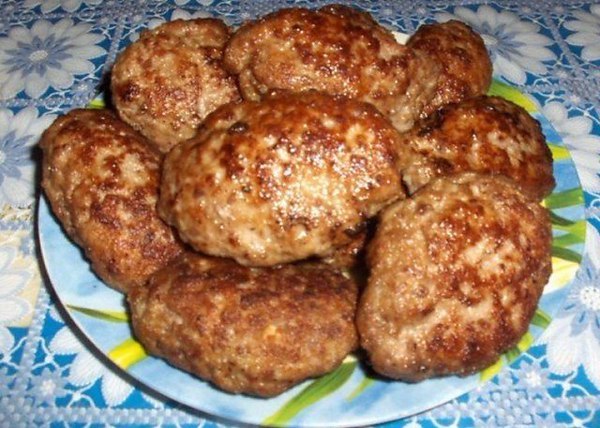 ТОП-10 рецептов изумительных котлет.1. Куриные котлеты с грибами2. Котлеты куриные рубленые с ...