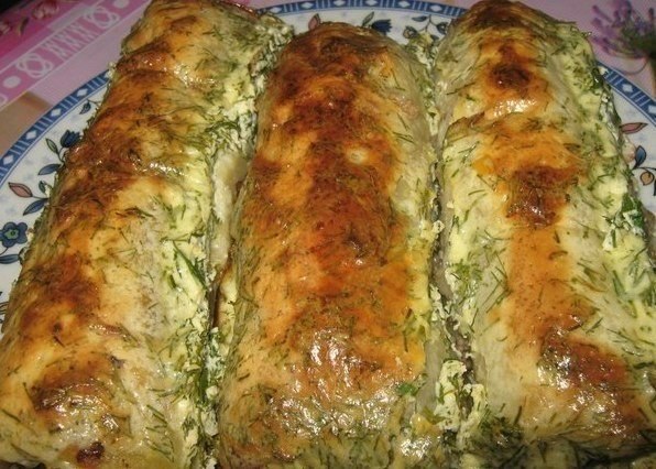 Очень вкусные, нежные мясные рулеты.ИнгредиентыДля теста:Вода - 200 мл.Растительное масло - 2 ...