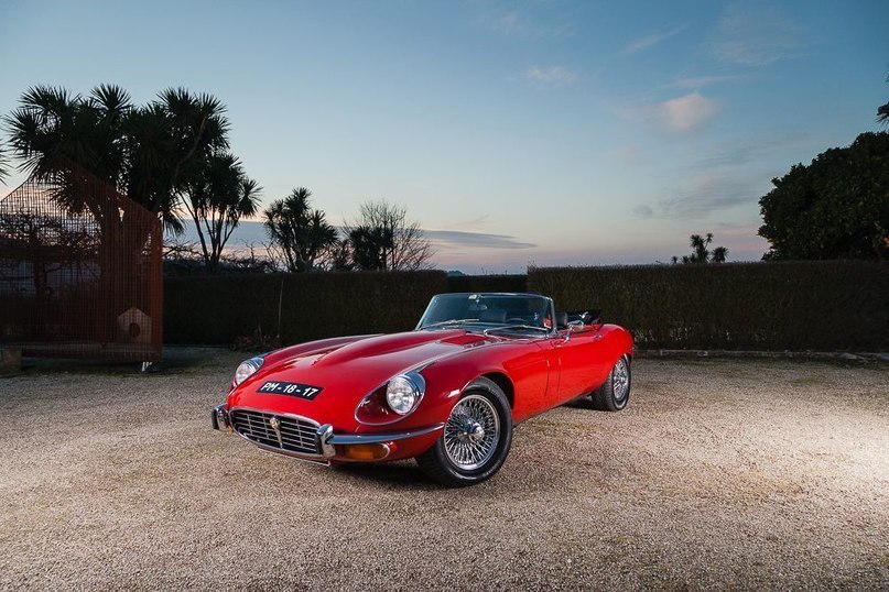 Jaguar E-type Series III V12 Roadster - 3