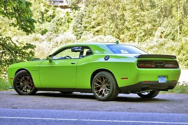 Dodge Challenger SRT Hellcat - 6