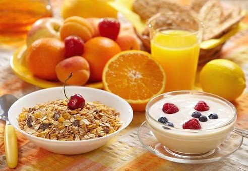 Полезный завтрак.Исключительно полезный, необыкновенно вкусный завтрак из овсянки и йогурта с ...