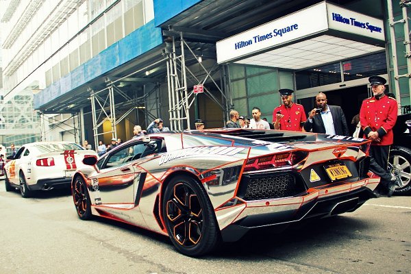 Lamborghini Aventador & Ford Mustang