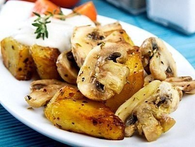 Картошка с шампиньонами в мультиварке.Ингредиенты:- 600 гр картошки;- 250-300 гр свежих шампиньонов- ...