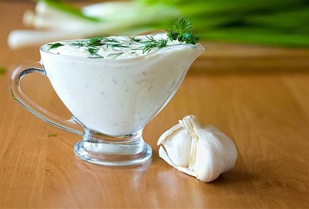 Огуречный соус вместо майонеза.Изумительно вкусный и простой в приготовлении соус для овощей, мяса, ...