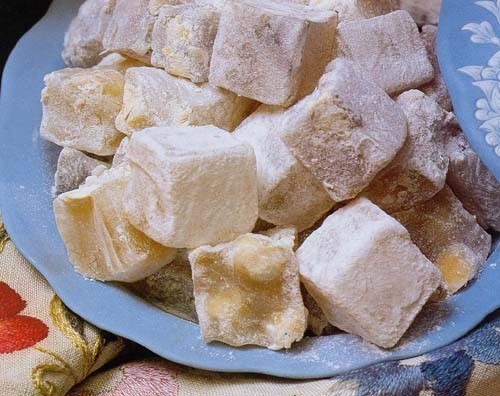 Рахат Лукум.Ингредиенты:-3 стакана сахара,-6 стаканов воды,-3 стакана крахмала,-1/2 стакана ...