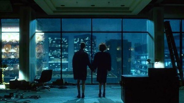 Странное время: Телефон без кнопок... Двери без ручек... Люди без мозгов... Отношения без чувств.
