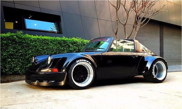 Porsche 911 (Series I) Narrow Targa by RWB (Rauh-Welt Begriff), 1967-1973.   ... - 4