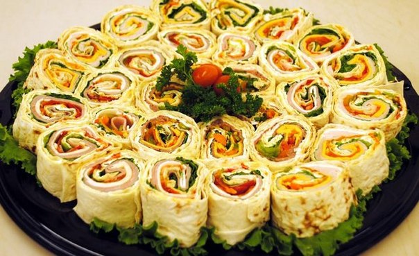 20 самых вкусных начинок для рулета из лаваша! 1. Упаковка крабовых палочек, пара зубчиков чеснока, ...
