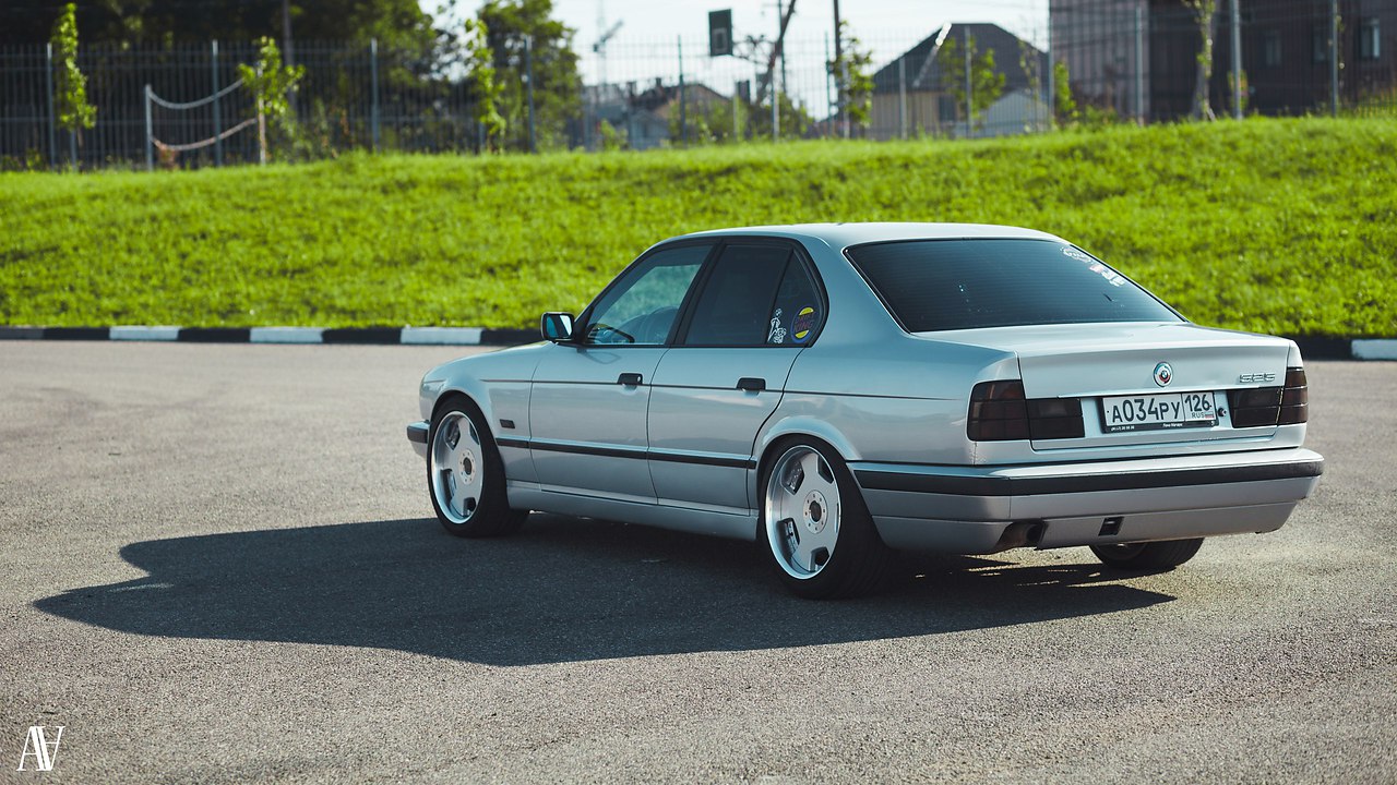 BMW 5 Series E34 - 5