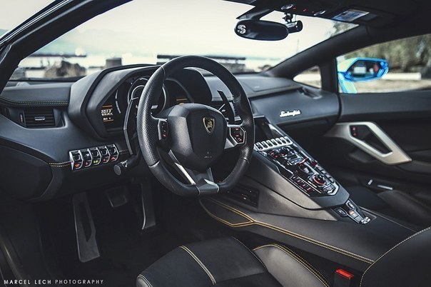 Lamborghini Aventador - 5