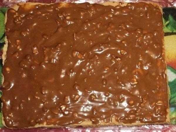 Торт со сгущенкой Сладкая фантазия.Ингредиенты для теста:Масло сливочное – 200 гСметана — 200 гСахар ... - 4