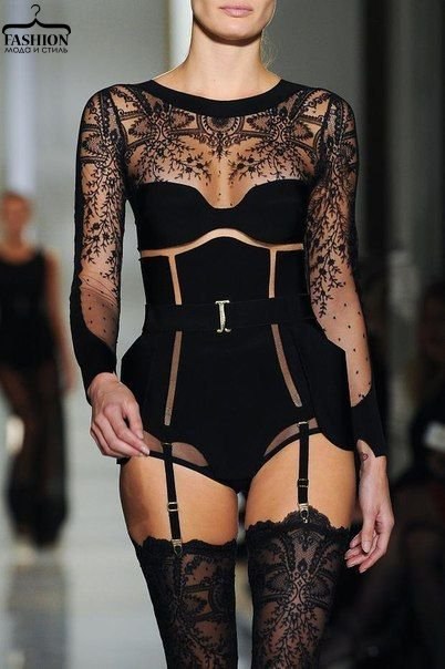     La Perla Haute Couture