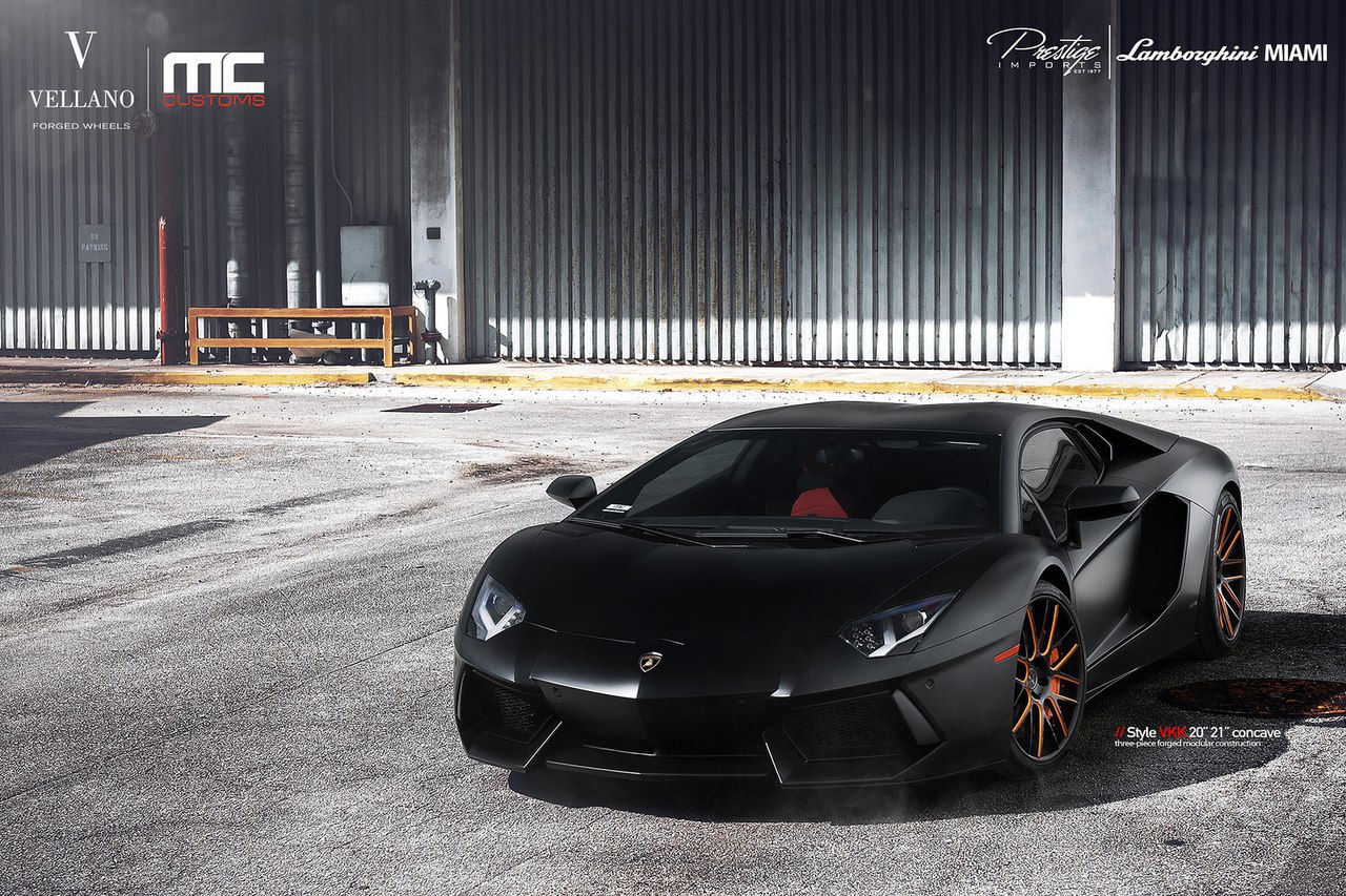 Lamborghini Aventador - 2