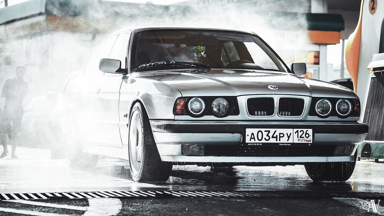 BMW 5 Series E34 - 2