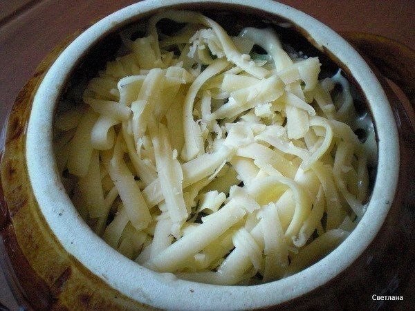 Фрикадельки с картошкой и грибами под сыром. Ингредиенты: - картошку 2 шт. - фрикадельки 3 шт. - ... - 5