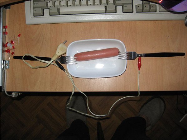 Сосиска сверхбыстрого приготовления, или сосистор. Приятного аппетита!