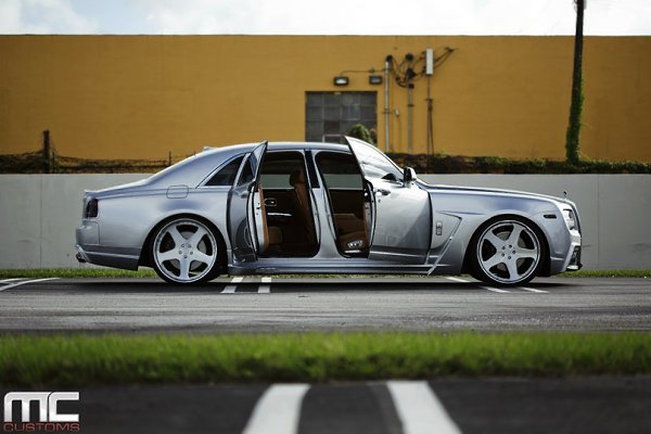 Rolls-Royce Ghost. - 5