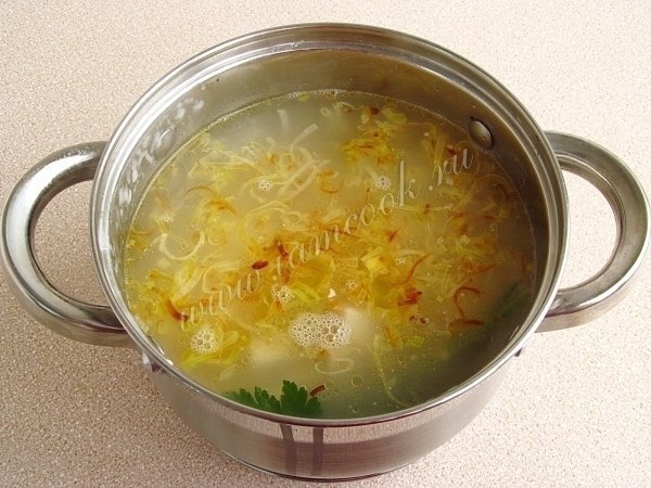 Английский куриный суп с плавленым сыром. Куриный бульон – 1 литр Куриную грудку – 300 грамм Рис ... - 3