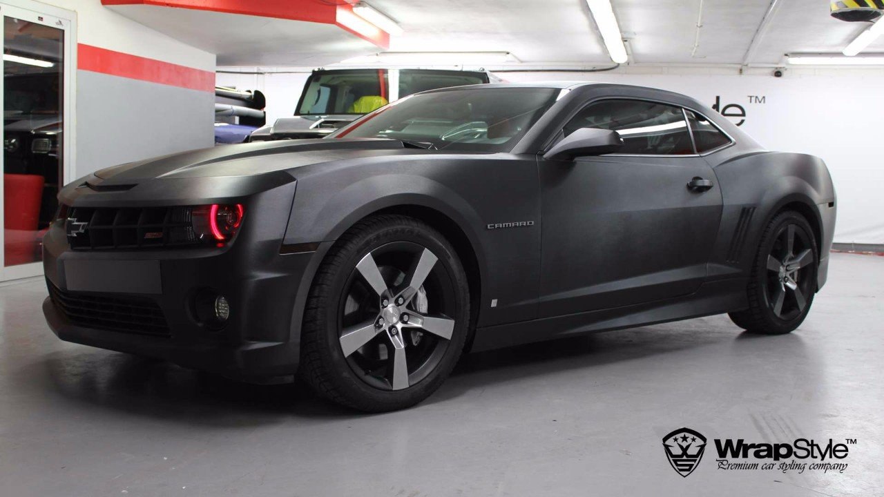 Chevrolet Camaro black stealth