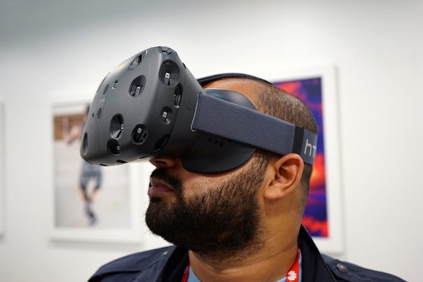 HTC Vive   ! : $400 - 4