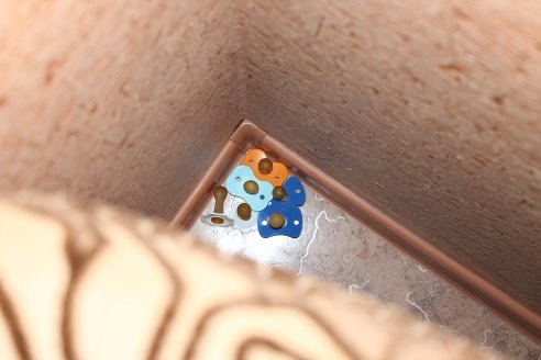 �������