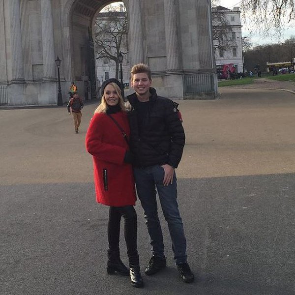 Сынуля @artemynik приехал на концерт.#28января #лондон Как здорово себя чувствовать маленькой и ...