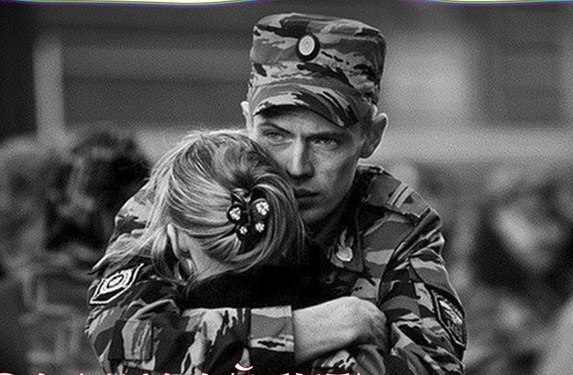 Поспешные суждения... ... Аптека. Небольшая очередь. У окошка супружеская пара средних лет. Жена ...