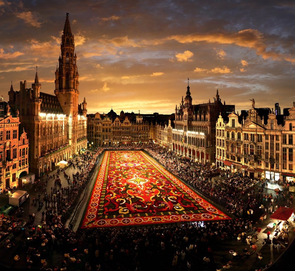 Tapis de fleurs (, ).         ...