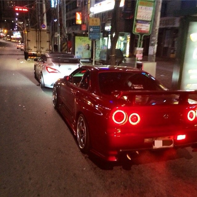 Nissan Skyline GT-R R34 - 6