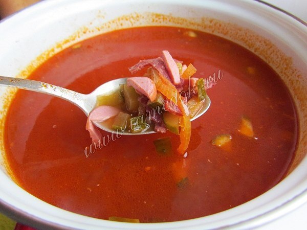 Солянка с колбасой и курицей.Ингредиенты:Куриная грудка - 350-400 граммов;колбаса копченая - 200 ... - 9