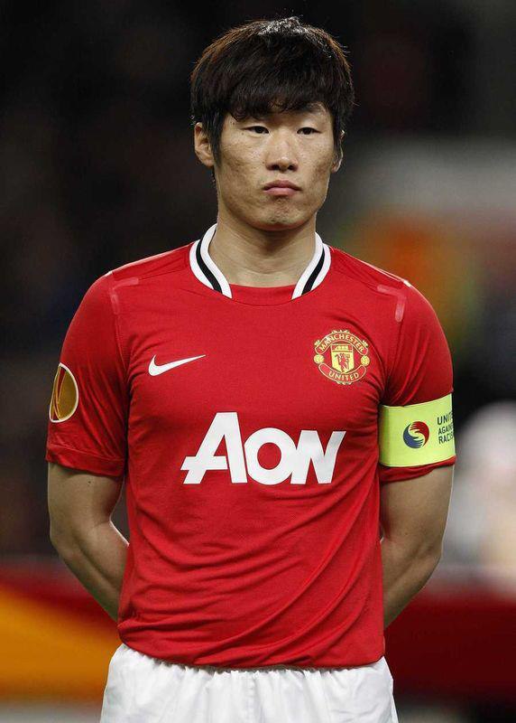 Ти сун. Пак Чжи Сун футболист. Пак Джи Сун Манчестер Юнайтед. Park Ji Sung футболист. Пак чи сон корейский футболист.