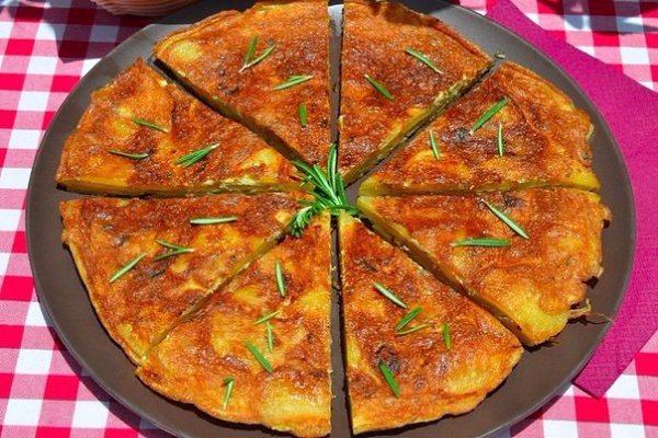 Испанская тортилья с розмарином.Ингредиенты:Картофель — 5 шт.Лук репчатый — 1 шт.Яйцо — 5 ... - 6