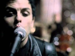 Green Day: "Boulevard Of Broken Dreams" - [Official Video]