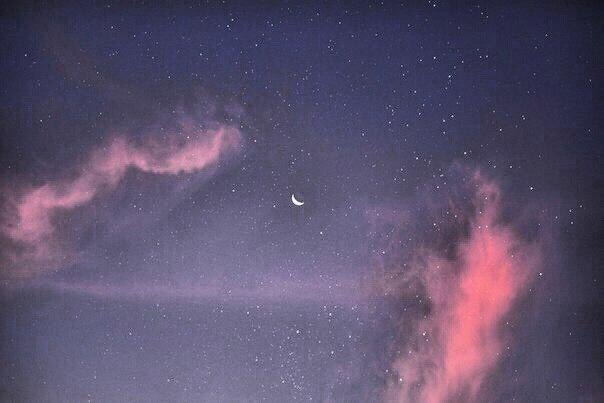 — Сны нужны для того, чтобы хоть немножко побыть с тем, кого нет рядом.