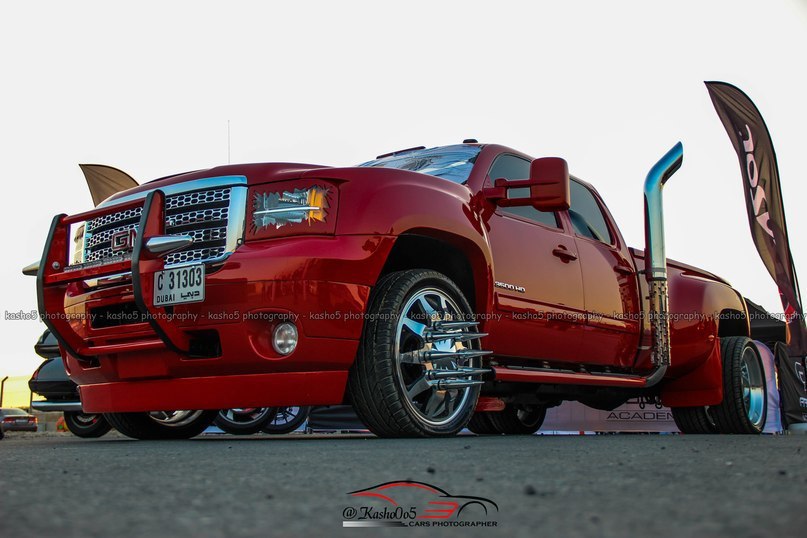 GMC Sierra Denali HD.