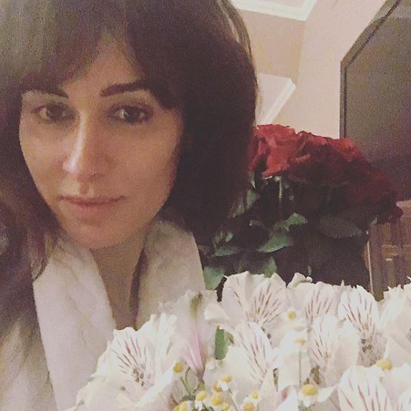 Грузинской женщине свойственна любовь к цветам... Ну или к цветочному магазину#СпокойнойНочи