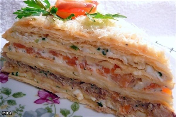 Торт "Закусочный наполеон" Очень нежный, мягкий и безумно вкусный закусочный торт. Правда ...