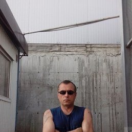 Максим, 53, Купянск