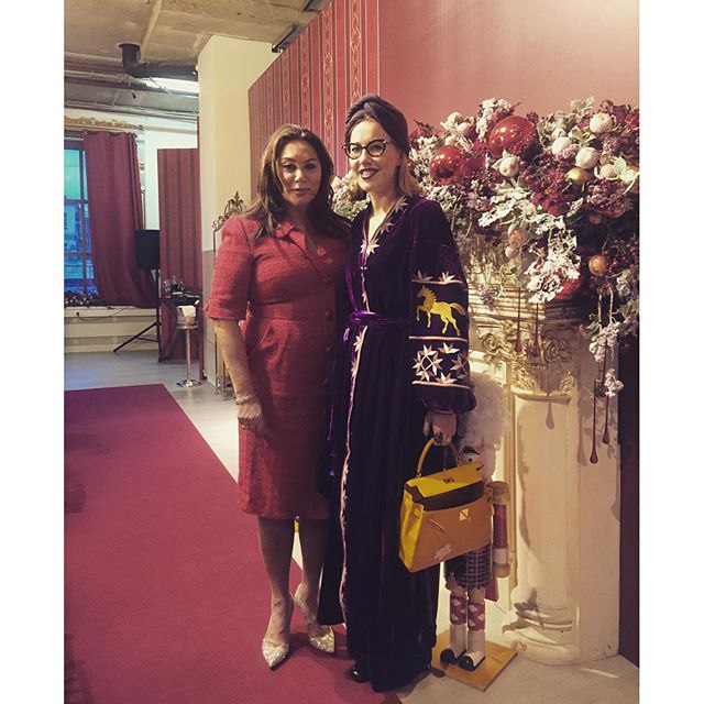 With @verberalla getting loads of compliments from her on my @yuliya_magdych velvet dress