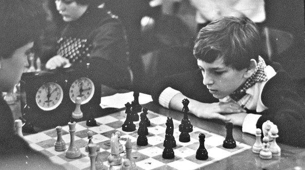 На сколько ходов вперед вы думаете? Чемпиона мира по шахматам Гарри Каспарова как-то спросили: «На ...