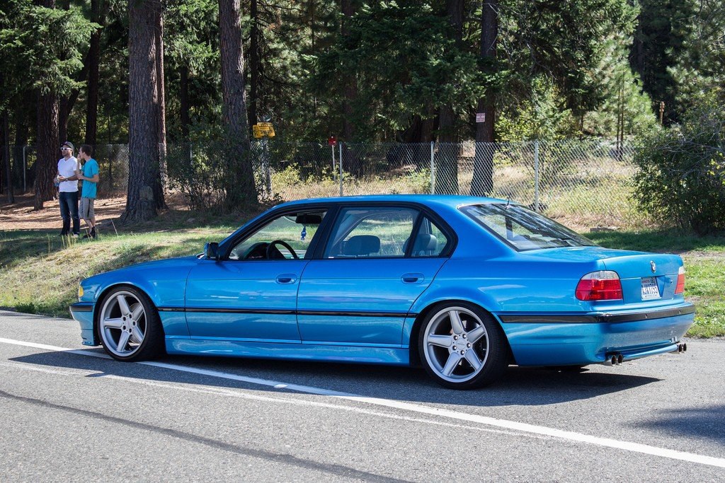 BMW 7 Series E38 - 2