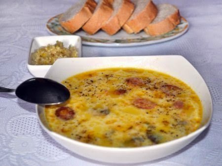 Сырный суп с шампиньонами.Ингредиенты на 1,5 литровую кастрюльку:2 плавленых сырка2 средних ...