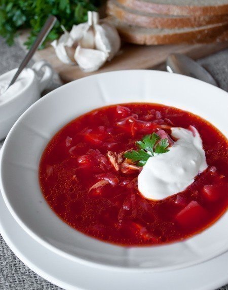 Еще один рецепт вкуснейшего борща.Ингредиенты на 4 л:400 г свиных косточек1 средняя свекла100 г ...