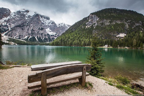 Озеро Брайес (Lago di Braies) в Италии – одно из немногих мест, где время останавливается.