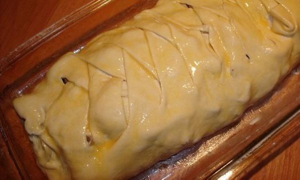 БЫСТРЫЙ МЯСНОЙ ПИРОГ С ГРИБАМИ.Ингредиенты:- Тесто слоённое дрожжевое- Фарш грамм 300-400.- Лук 2-3 ... - 5