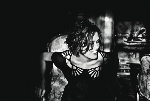 Keira Knightley for Vogue Italia by Ellen Von Unwerth - 6