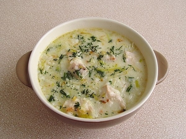 Английский куриный суп с плавленым сыром. Куриный бульон – 1 литр Куриную грудку – 300 грамм Рис ...