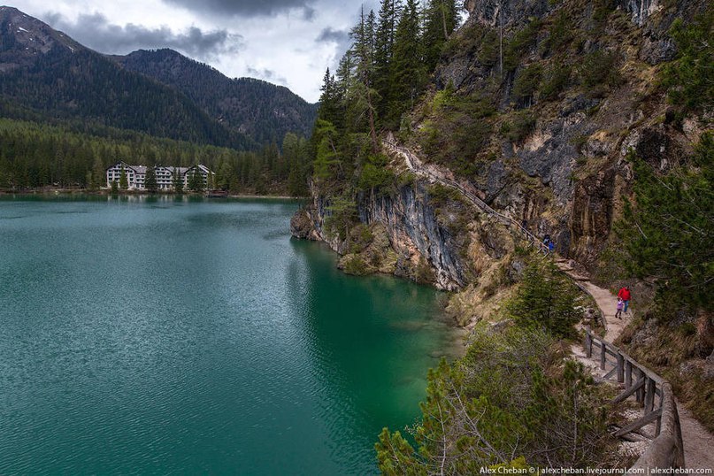   (Lago di Braies)       ,   . - 4