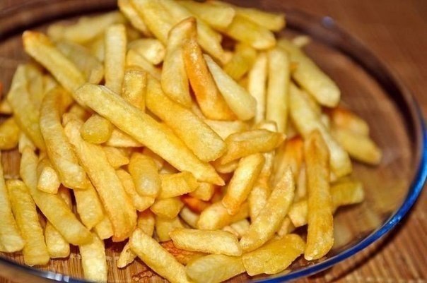 Вкусный картофель фри в духовке.Ингредиенты:Картофель (2 кг)Растительное масло (2 ст. ложки)Паприка ...