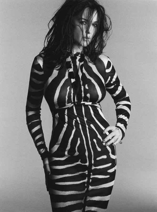 Monica Bellucci by Philippe Cometti - 5